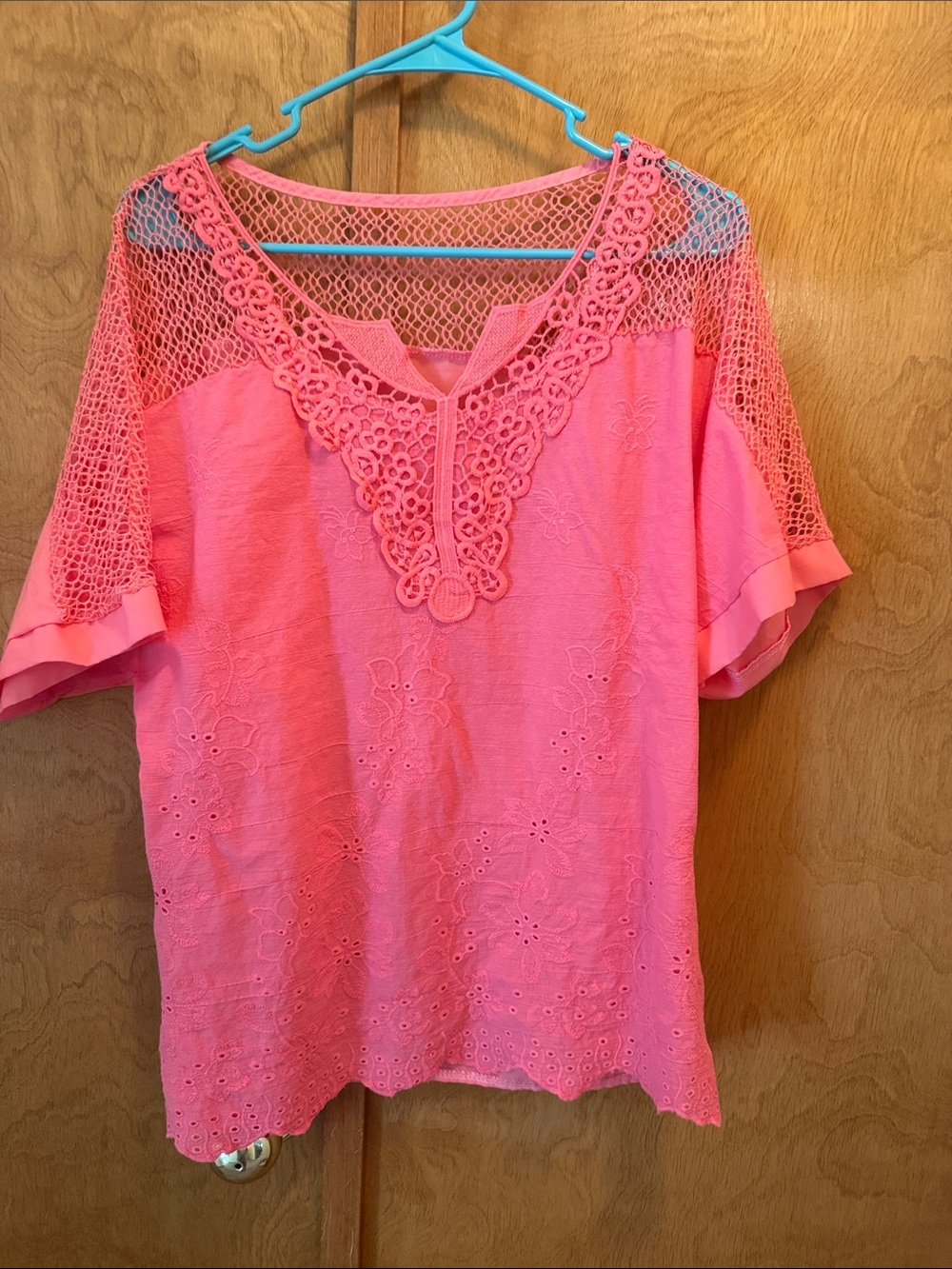 Women’s Pink Crochet-Detail Short Sleeve Top